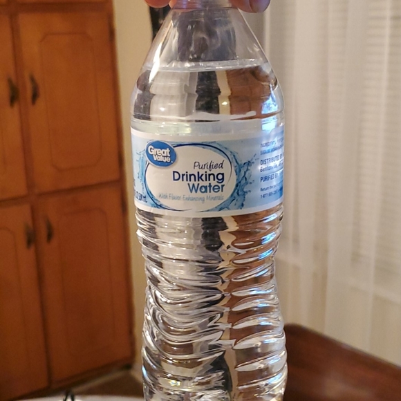 Water bottle - Picture 2 of 3